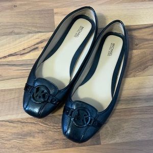 Micheal Kors Flats